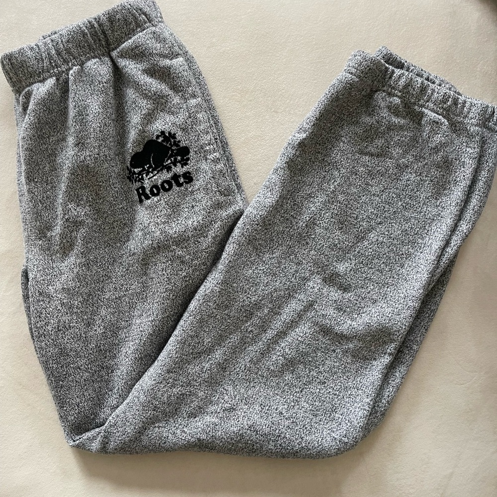 Roots men’s sweatpants size M